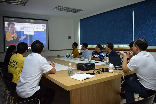 碧桂園領(lǐng)導(dǎo)、專家蒞臨德國CUALI磚麗指導(dǎo)工作